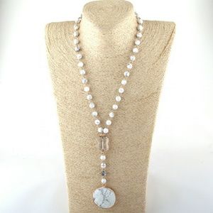 A BEAUTIFUL NATURAL STONE & GLASS NECKLACE